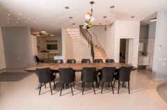 רון וילאג בוטיק 4