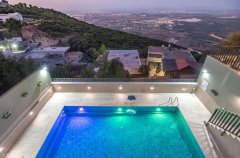 אחוזת האלונים 13