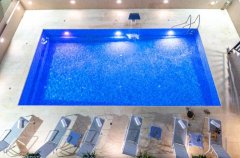 אחוזת האלונים 20