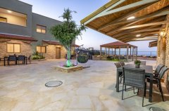 אחוזת האלונים 6