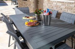 אחוזת האלונים 18