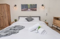 אחוזת האלונים 53