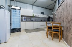 וויט פאלאס 18