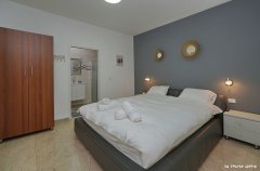 וילה אחוזת שושנים בוטיק 28